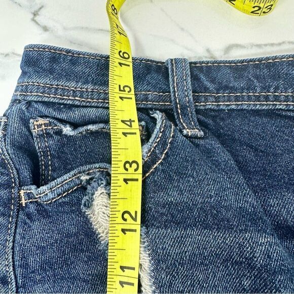 Hollister Curvy Ultra High-rise Mom Shorts- Size 9 - Picture 11 of 13